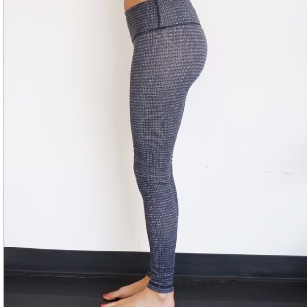 Lululemon Sweater Knit Wunder Unders